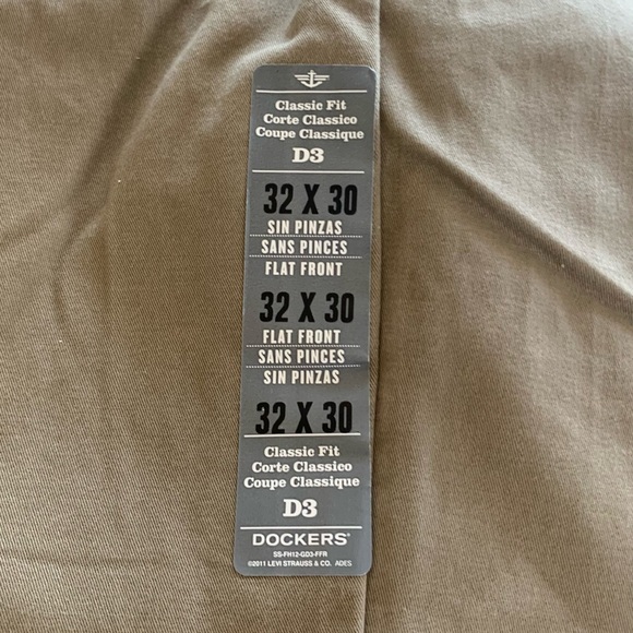 Dockers Flat Front Classic Fit 32x30 - Picture 2 of 5